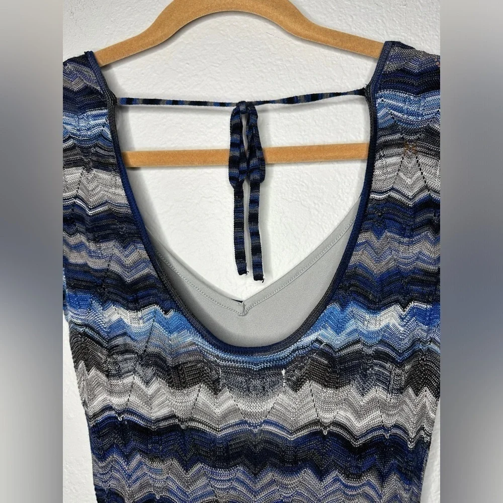 Guess Los Angeles Layered Crochet Style Chevron Dress Women’s Small - Picture 8 of 10